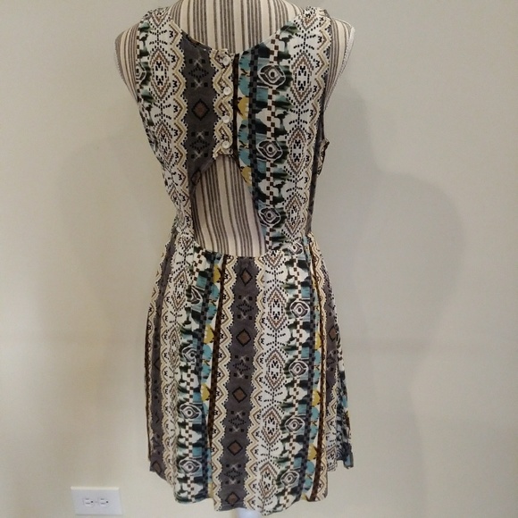 Love Riche Keyholed Patterned Mini Sun Dre… - Picture 2 of 7